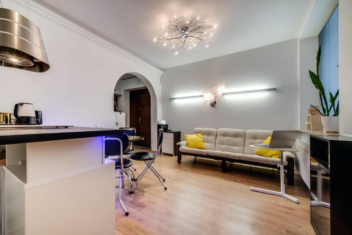 Sova Apartment Lviv Сenter Сity ภายนอก รูปภาพ