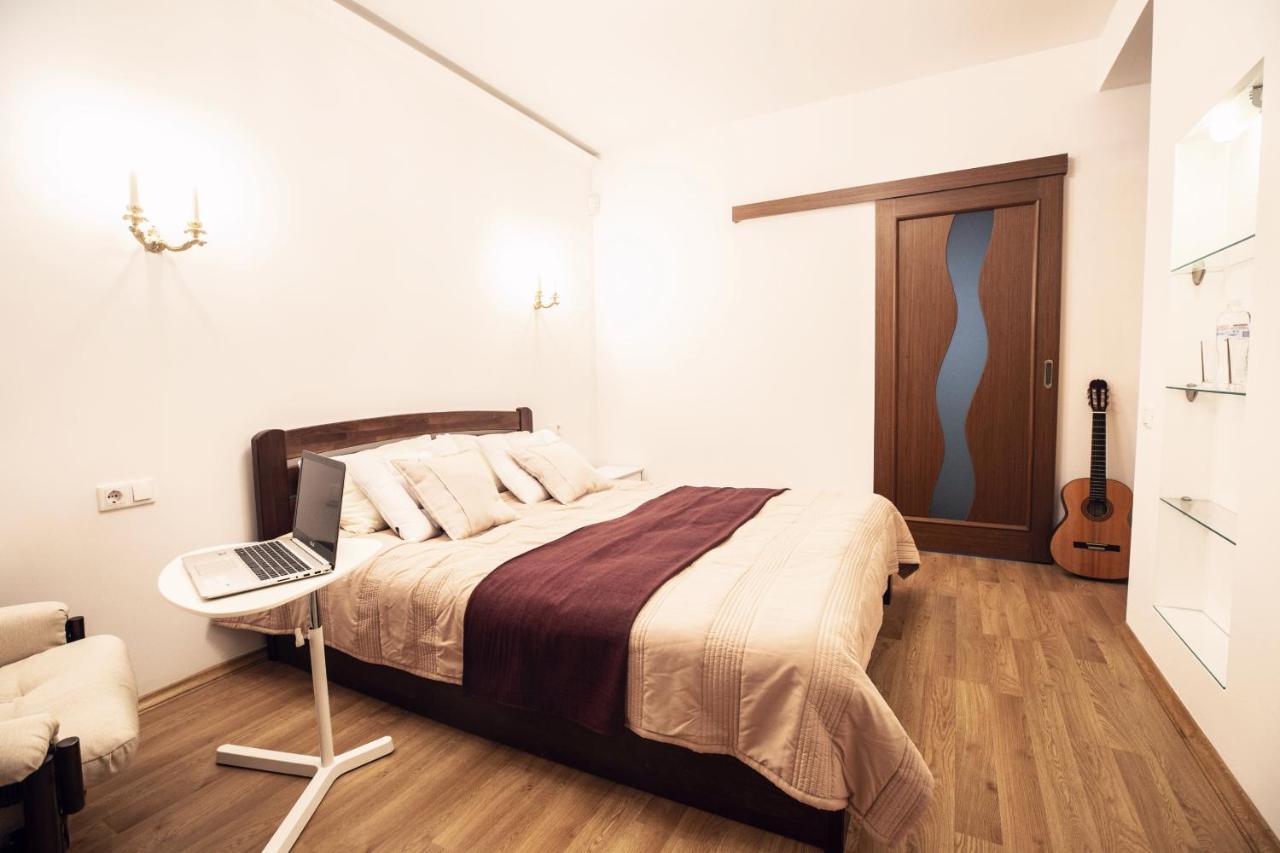 Sova Apartment Lviv Сenter Сity ภายนอก รูปภาพ